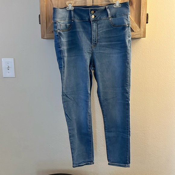 Seven7 (18) Jeans Curvy Ankle Skinny Cozy Comfy Soft Stretchy - Picture 1 of 7